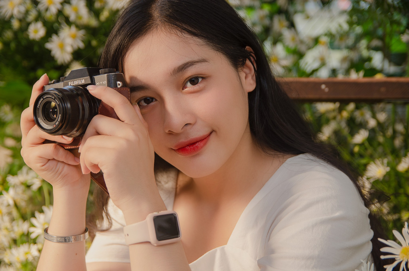 Nguyễn Nhiêu tốt nghiệp cử nhân ngành Văn học tại Đại học Cần Thơ.