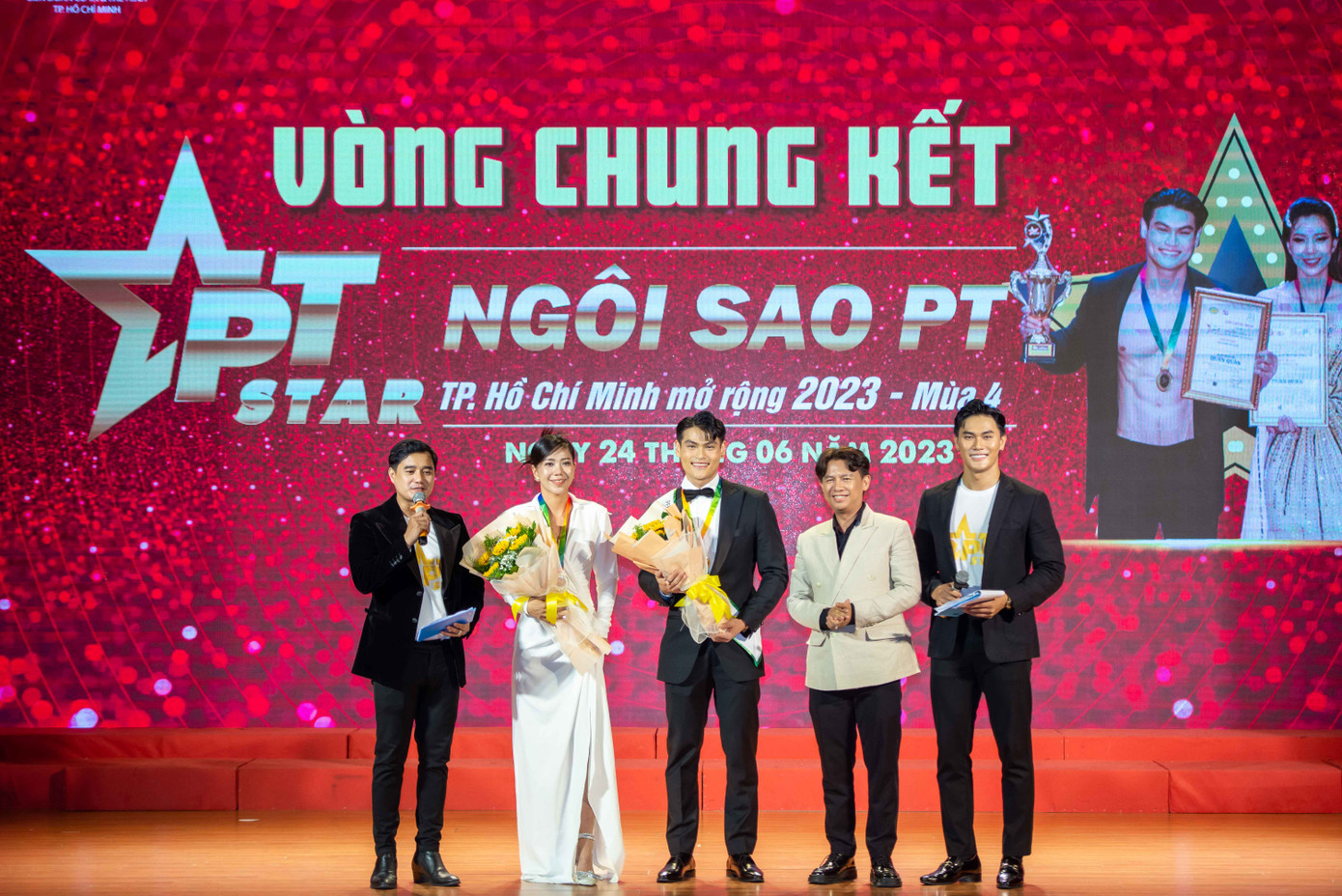 MC Bá Niên, MC Á vương Hữu Anh, Đạo diễn GTa5 Nguyên Phúc, Á vương Thế giới Lâm Kim Khánh. MC Bá Niên, MC Á vương Hữu Anh, Đạo diễn GTa5 Nguyên Phúc, Á vương Thế giới Lâm Kim Khánh.