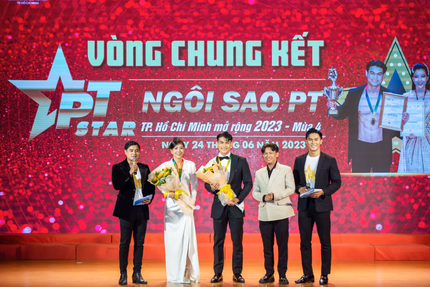MC Bá Niên, MC Á vương Hữu Anh, Đạo diễn GTa5 Nguyên Phúc, Á vương Thế giới Lâm Kim Khánh. MC Bá Niên, MC Á vương Hữu Anh, Đạo diễn GTa5 Nguyên Phúc, Á vương Thế giới Lâm Kim Khánh.