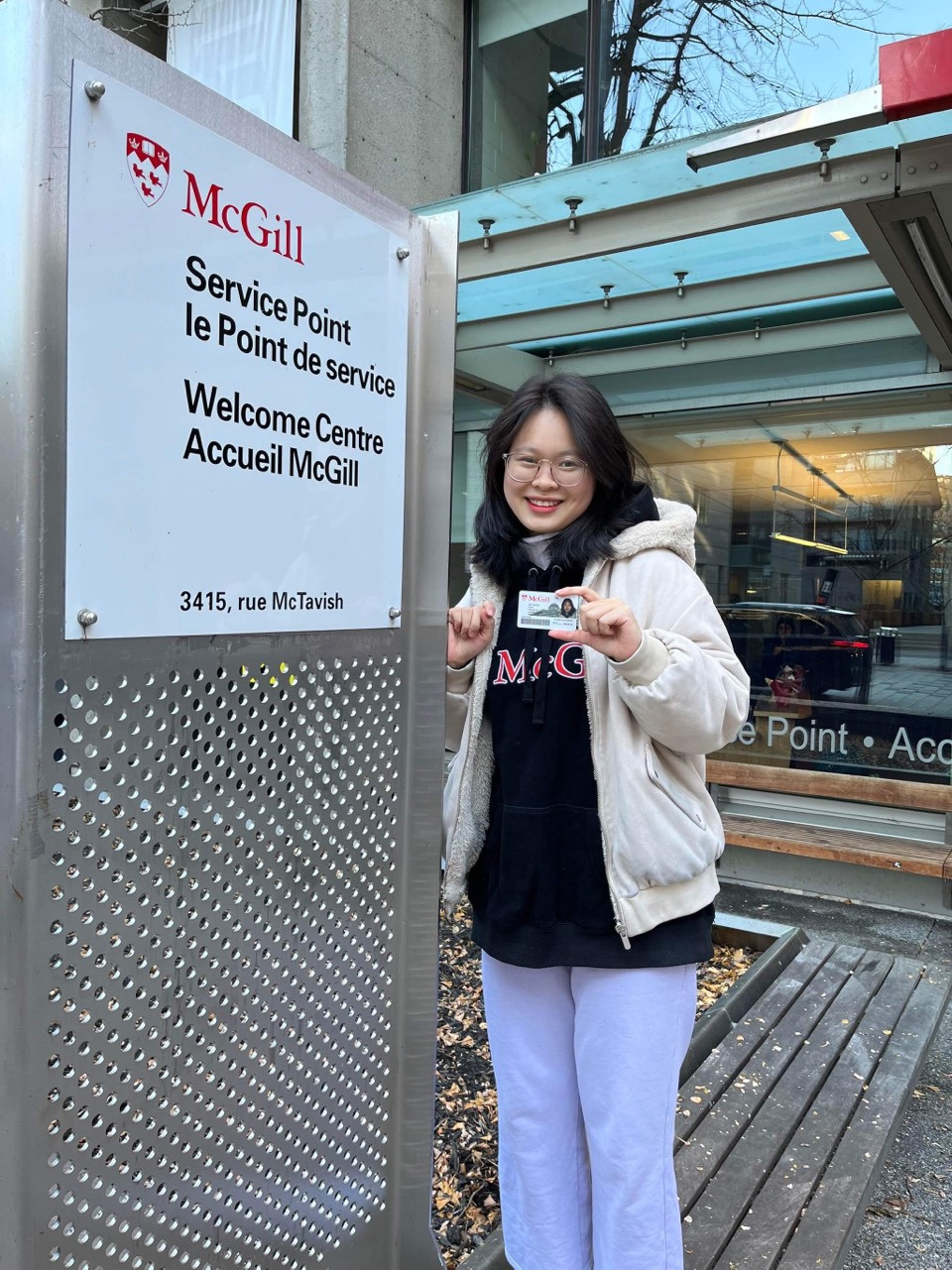 Ngày Phương Anh nhập học McGill University, Canada.