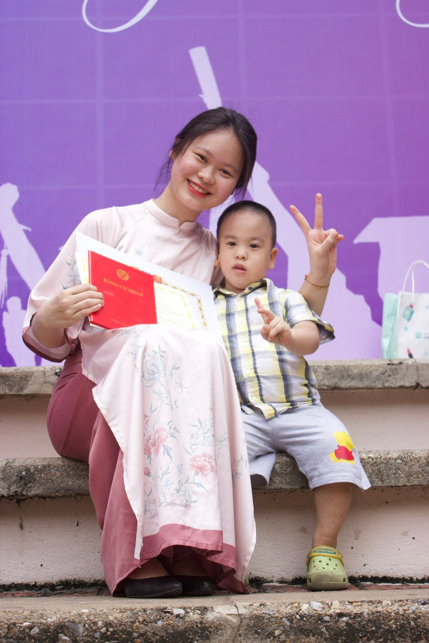 Ngày Phương Anh nhận bằng tốt nghiệp Ulis.