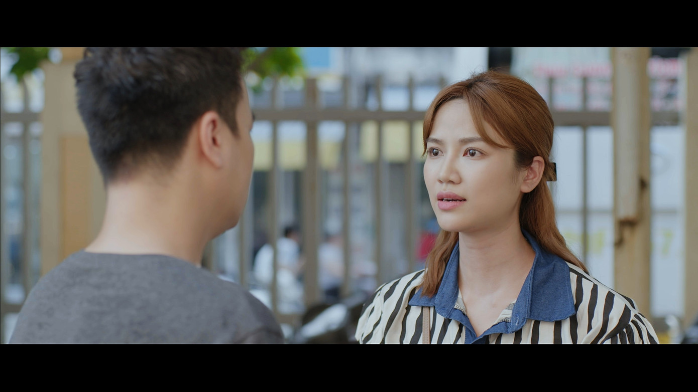 Anh Đào nhuộm vàng mái tóc để hóa thân vào nhân vật Thu – người vợ chua ngoa của Tiến.