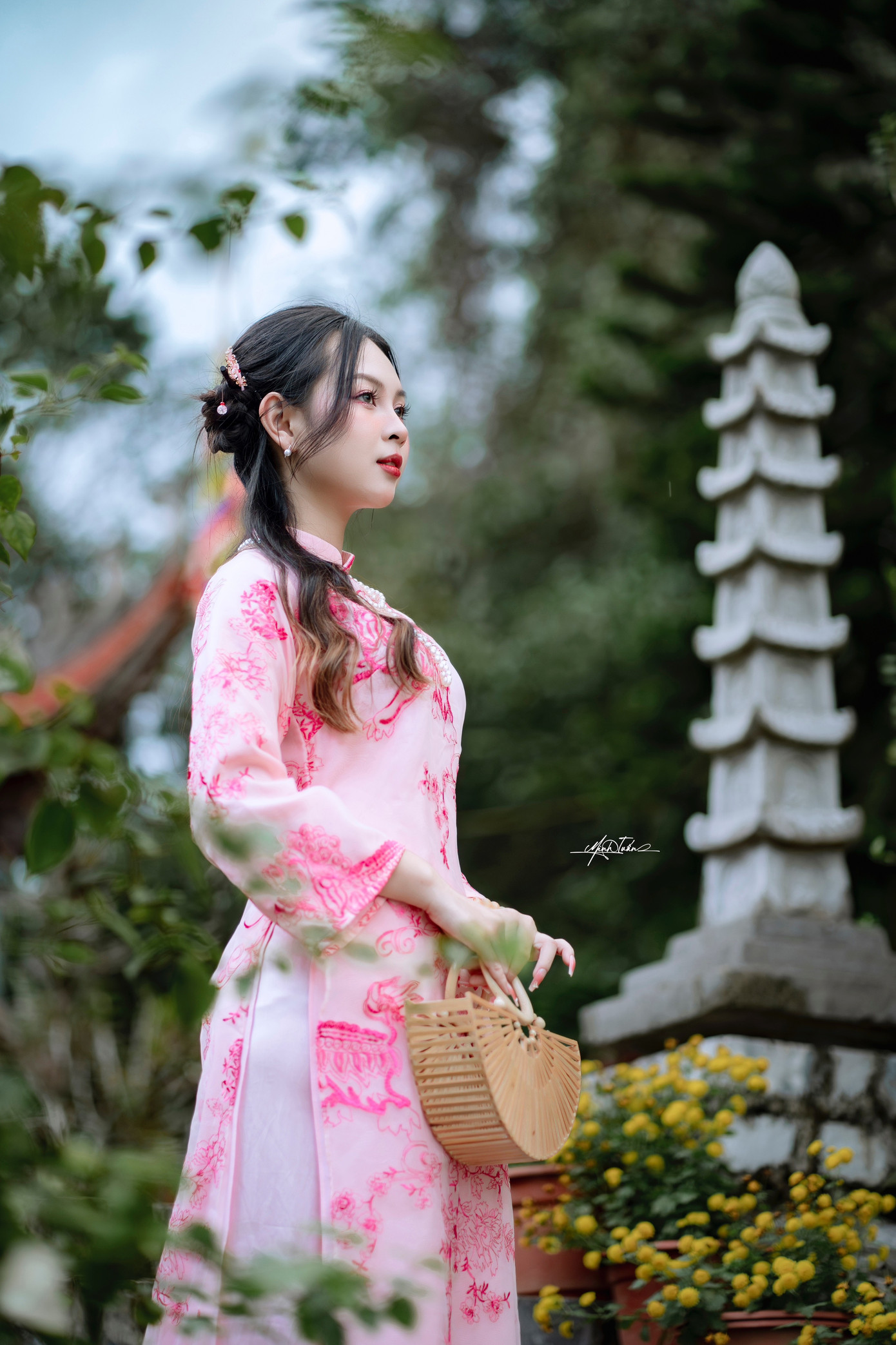 Học Sư phạm Âm nhạc cần trau dồi kiến thức, cập nhật xu hướng thời đại để tiếp nhận và truyền đạt kiến thức cho người khác. Học Sư phạm Âm nhạc cần trau dồi kiến thức, cập nhật xu hướng thời đại để tiếp nhận và truyền đạt kiến thức cho người khác.