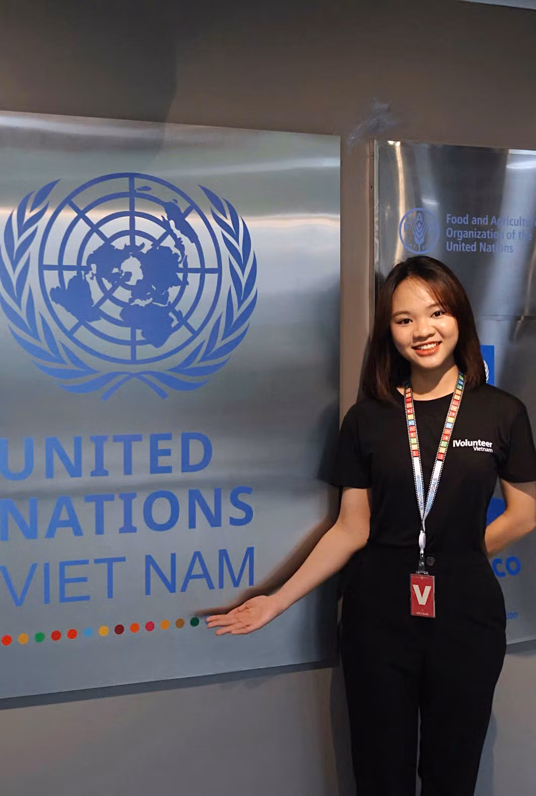 Tình nguyện viên Chương trình “Visiting Green One UN House” do iVolunteer Vietnam phối hợp cùng Quỹ Nhi đồng Liên Hợp Quốc (UNICEF) và Chương trình Phát triển Liên Hợp Quốc (UNDP Việt Nam) tổ chức.