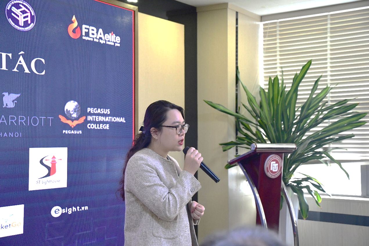 Bà Lê Thùy Dương (Khách sạn InterContinental Hanoi Westlake) đại diện Nhà bảo trợ chuyên môn phát biểu.