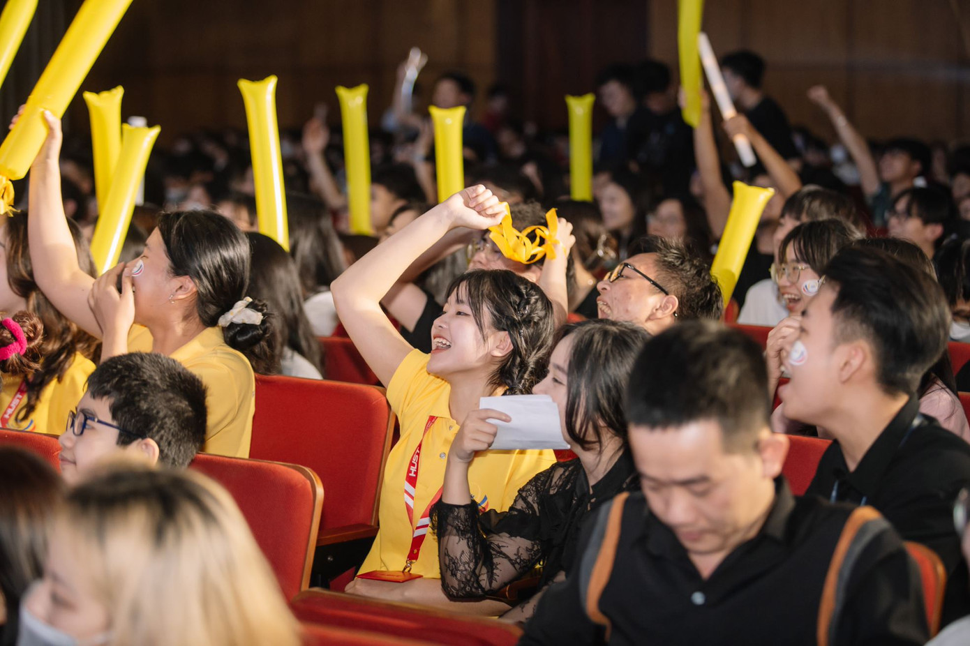 Hàng ngàn đoàn viên, sinh viên Bách khoa Hà Nội tham gia cổ vũ tại SVBK 2023.