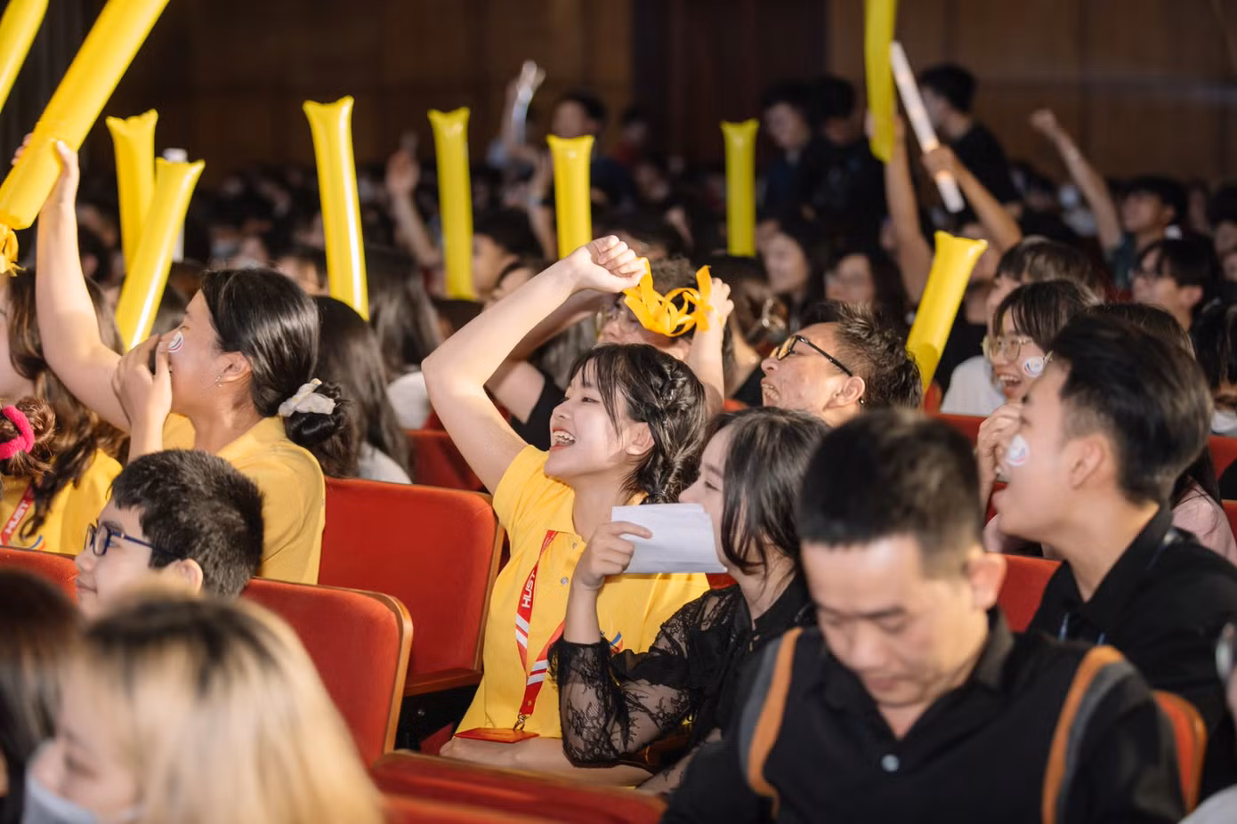 Hàng ngàn đoàn viên, sinh viên Bách khoa Hà Nội tham gia cổ vũ tại SVBK 2023.