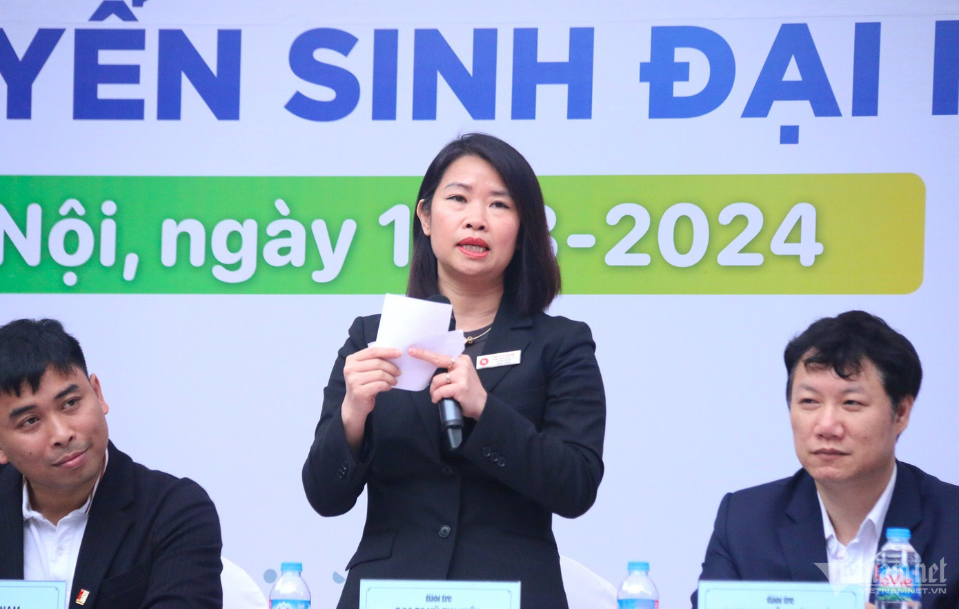 PGS.TS Vũ Thị Hiền, Trưởng phòng Quản lý đào tạo Trường ĐH Ngoại thương.