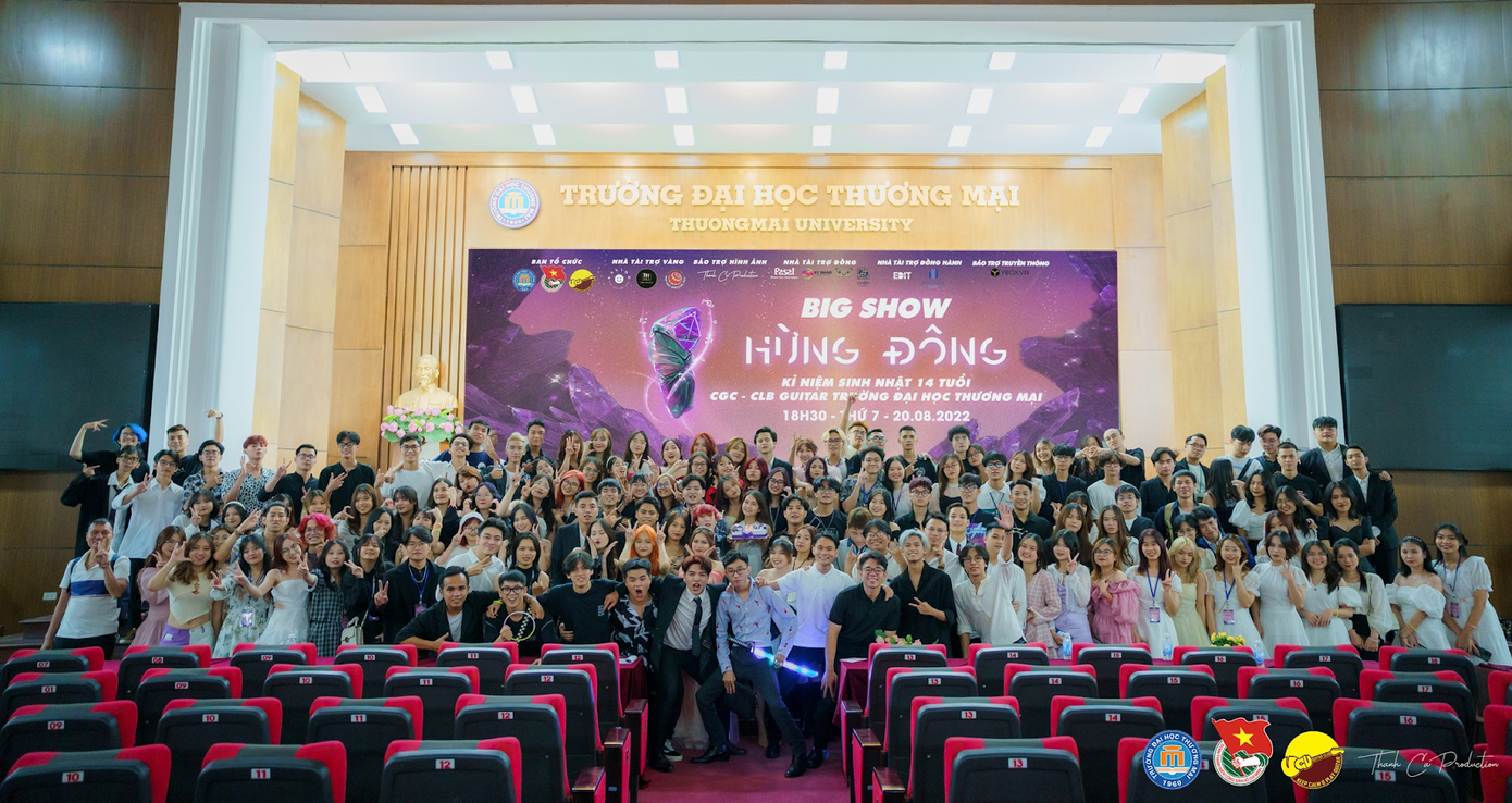 “Hừng Đông” - Live show kỷ niệm 14 năm thành lập CLB Guitar Trường Đại học Thương mại. “Hừng Đông” - Live show kỷ niệm 14 năm thành lập CLB Guitar Trường Đại học Thương mại.