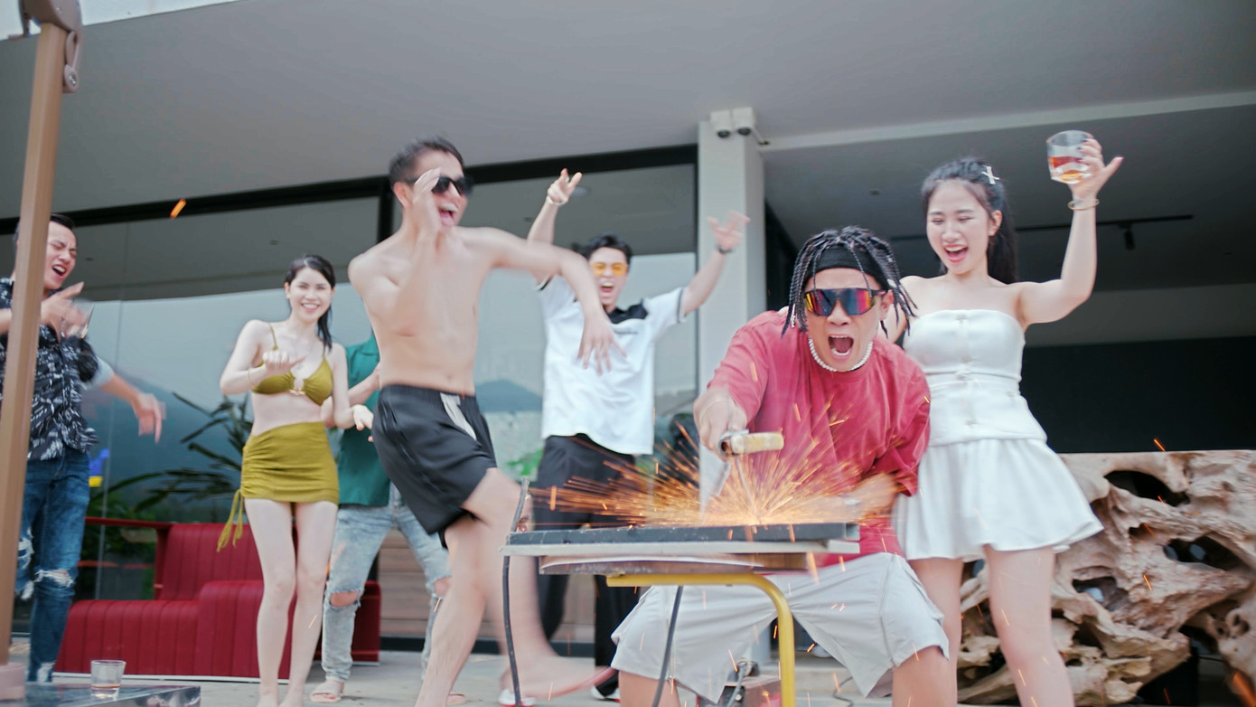 Đỗ Duy Nam trong vai Đạt - nhân vật có những tâm lý bất ổn và có phần biến thái.