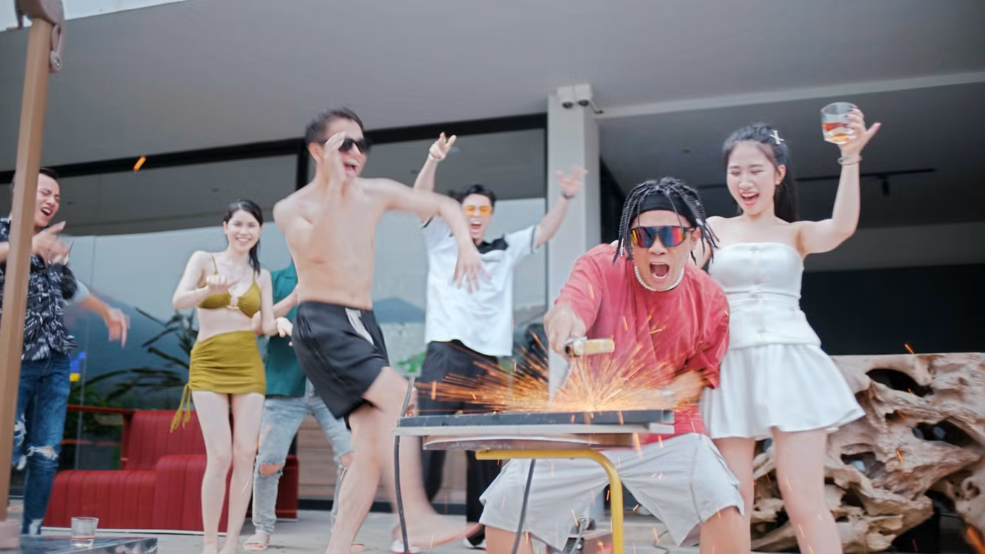 Đỗ Duy Nam trong vai Đạt - nhân vật có những tâm lý bất ổn và có phần biến thái.