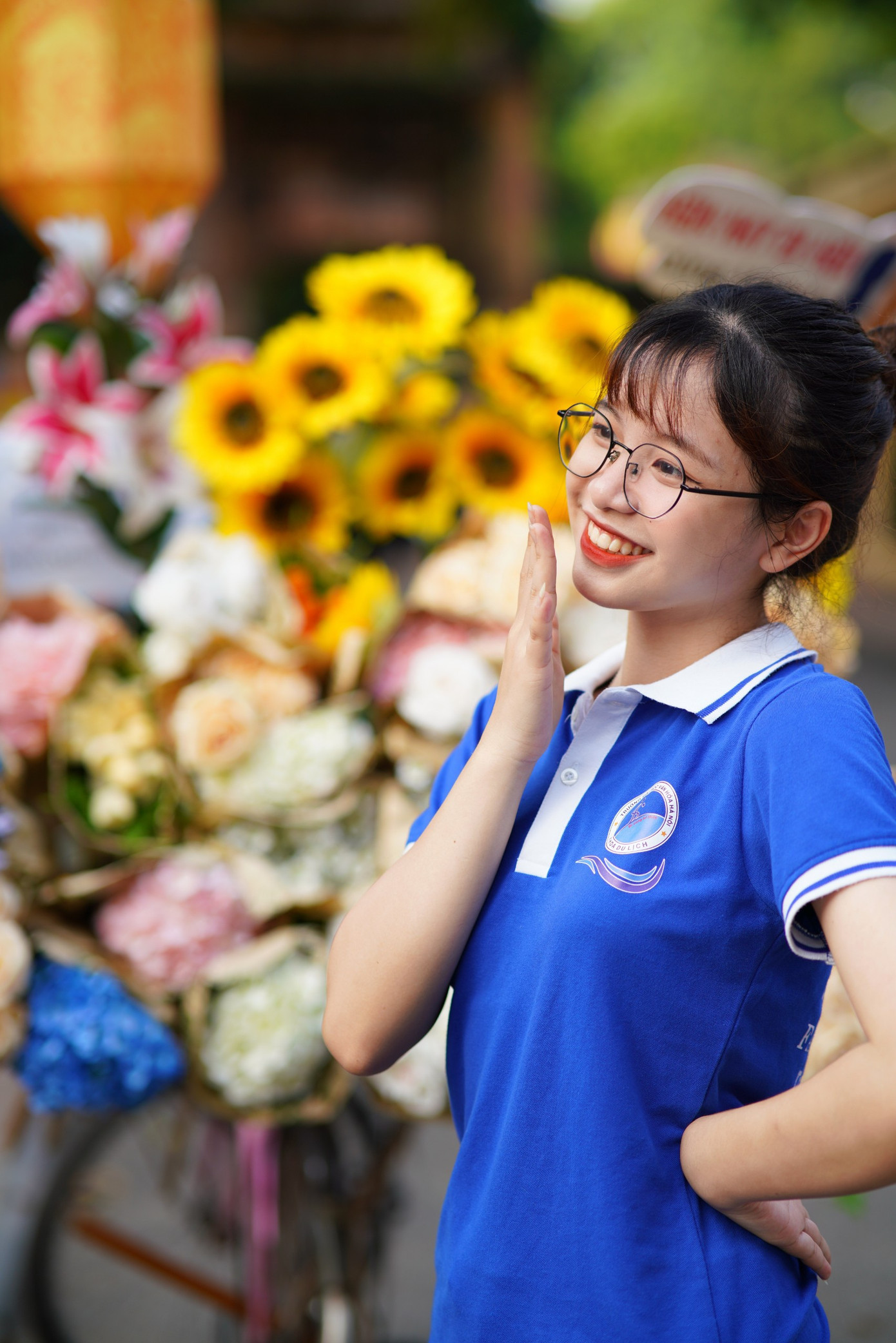 Bùi Ngọc Hải là sinh viên trường Đại học Văn hóa Hà Nội. Bùi Ngọc Hải là sinh viên trường Đại học Văn hóa Hà Nội.