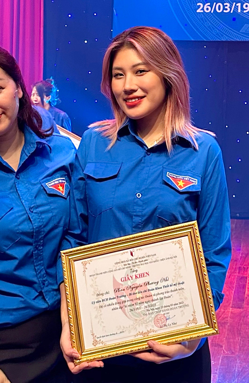 Năm 2023 Nhi được trường trao bằng khen vì đã có nhiều đóng góp trong công tác Đoàn và phong trào Thanh niên. Năm 2023 Nhi được trường trao bằng khen vì đã có nhiều đóng góp trong công tác Đoàn và phong trào Thanh niên.