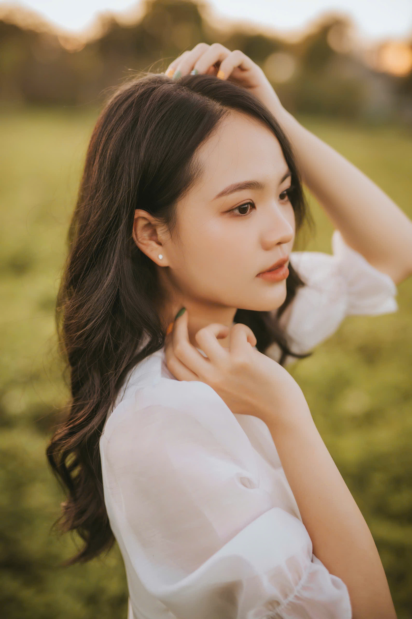 Vũ Nguyễn Hiếu Thảo sinh viên năm 4 Trường Đại học Ngoại ngữ (ULIS) - ĐHQG HN. Vũ Nguyễn Hiếu Thảo sinh viên năm 4 Trường Đại học Ngoại ngữ (ULIS) - ĐHQG HN.