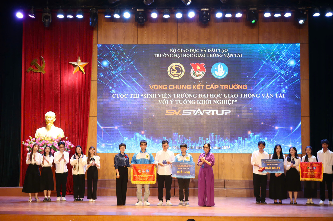 Giải Nhì thuộc về đội X-ECO. Giải Nhì thuộc về đội X-ECO.