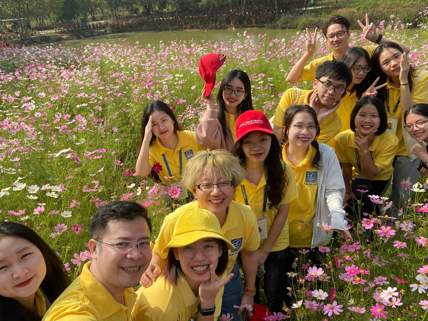 Chuyến đi thực tế dành cho đại sứ thủ lĩnh ở Ninh Bình do ULIS tổ chức.