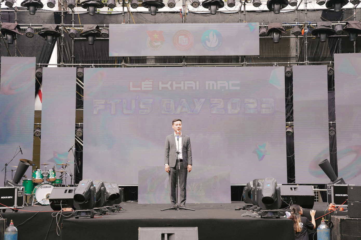 TS Võ Xuân Lộc - Bí thư Đoàn TNCS Hồ Chí Minh Trường Đại học Ngoại thương giới thiệu chung về chương trình FTU’s DAY 2023.