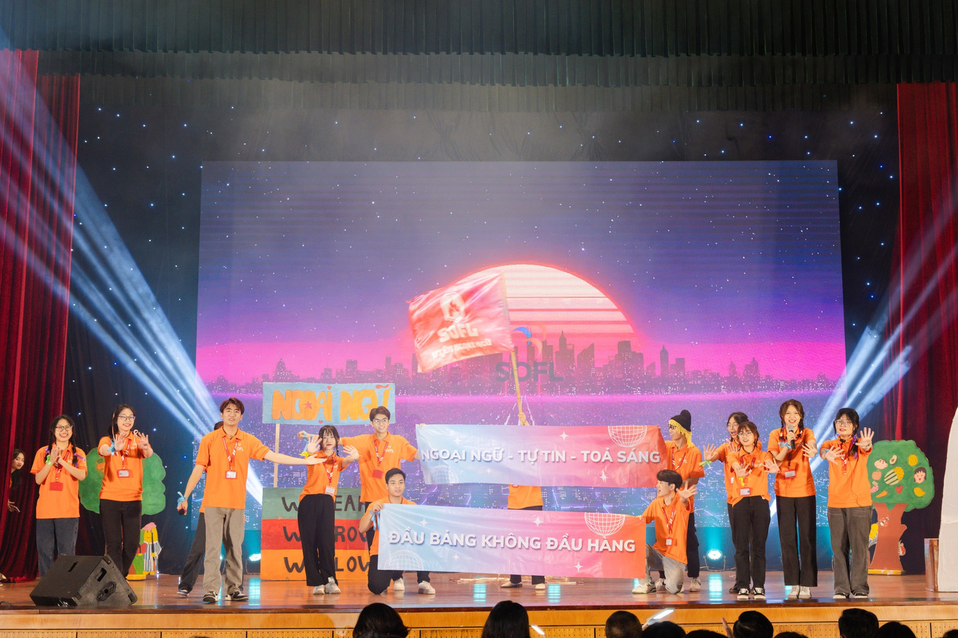 Viện ngoại ngữ (Đại học Bách khoa Hà Nội).