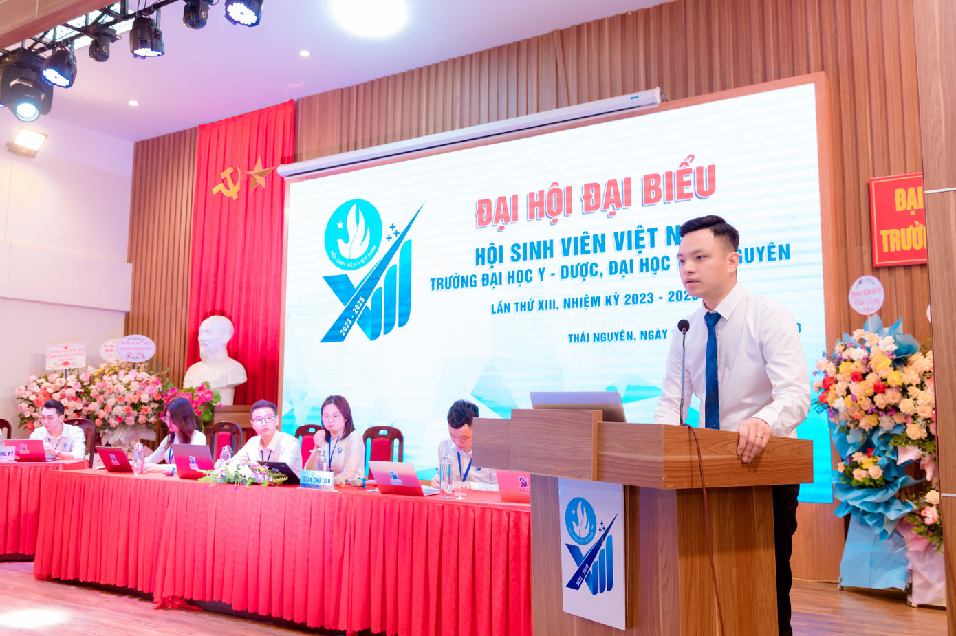 ThS. Cao Việt Dũng - Phó chủ tịch Thường trực HSV Đại học Thái Nguyên phát biểu tại Đại hội. ThS. Cao Việt Dũng - Phó chủ tịch Thường trực HSV Đại học Thái Nguyên phát biểu tại Đại hội.