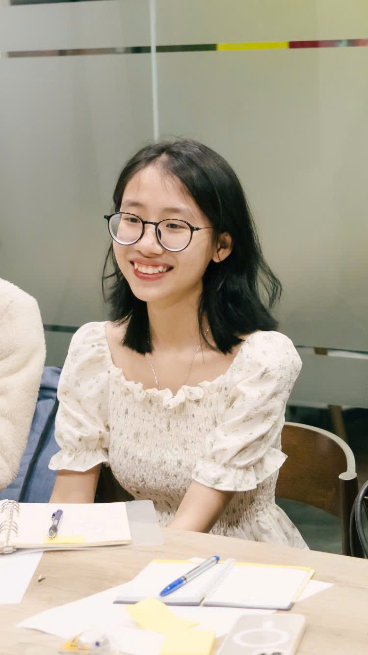 Bùi Thanh Nga đang theo học khoa Ngôn ngữ & Văn hóa Trung Quốc, Trường Đại học Ngoại ngữ - ĐHQGHN. Bùi Thanh Nga đang theo học khoa Ngôn ngữ & Văn hóa Trung Quốc, Trường Đại học Ngoại ngữ - ĐHQGHN.