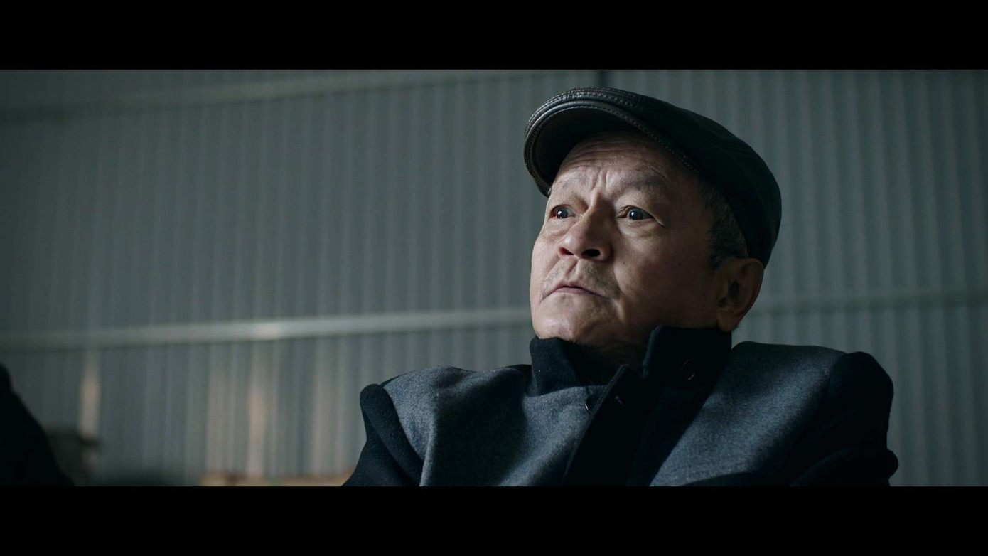 NSƯT Quốc Trọng trong vai Ông Đông. Nhân vật có tính cách độc đoán, vũ phu, thích dùng bạo lực để giải quyết vấn đề.