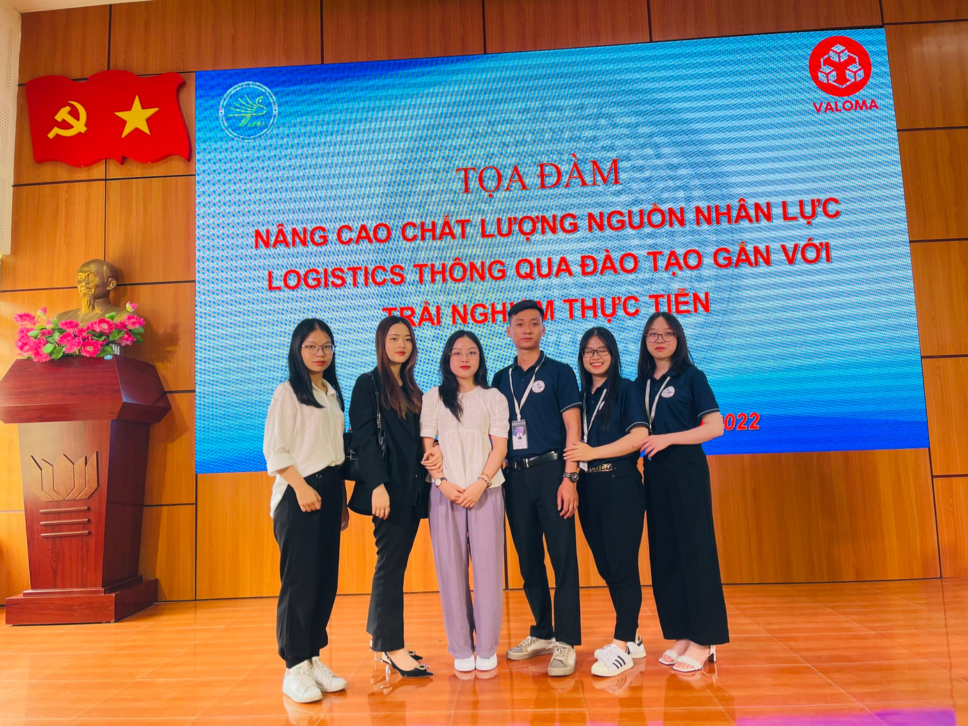 Bích Huệ và cộng sự tham gia toạ đàm cùng trường đại học Thái Nguyên, nhằm gắn kết các CLB trong Mạng lưới CLB Logistics sinh viên Việt Nam.
