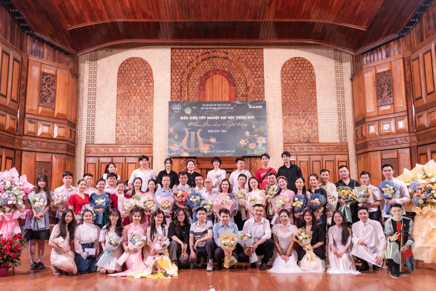 Năm 2023 Hồng Phong tốt nghiệp Học viện Âm nhạc Quốc gia Việt Nam.( Ảnh: NVCC) Năm 2023 Hồng Phong tốt nghiệp Học viện Âm nhạc Quốc gia Việt Nam.( Ảnh: NVCC)