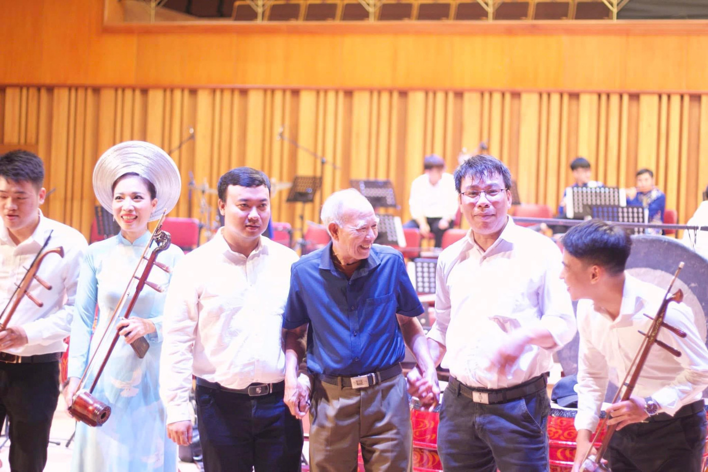 Bức ảnh chụp nhân dịp kỉ niệm 65 năm thành lập Học viện Âm nhạc Quốc gia Việt Nam.(Ảnh:NVCC) Bức ảnh chụp nhân dịp kỉ niệm 65 năm thành lập Học viện Âm nhạc Quốc gia Việt Nam.(Ảnh:NVCC)