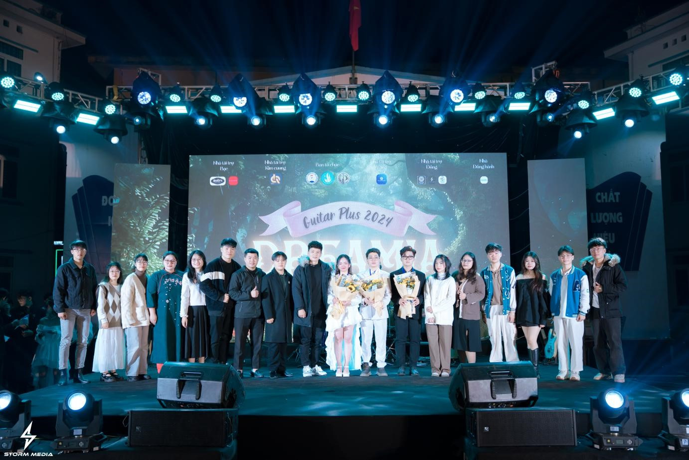 Các đơn vị tặng hoa chúc mừng CLB Guitar Y Dược Thái Nguyên nhân dịp kỷ niệm 15 năm thành lập và phát triển Câu lạc bộ. Các đơn vị tặng hoa chúc mừng CLB Guitar Y Dược Thái Nguyên nhân dịp kỷ niệm 15 năm thành lập và phát triển Câu lạc bộ.