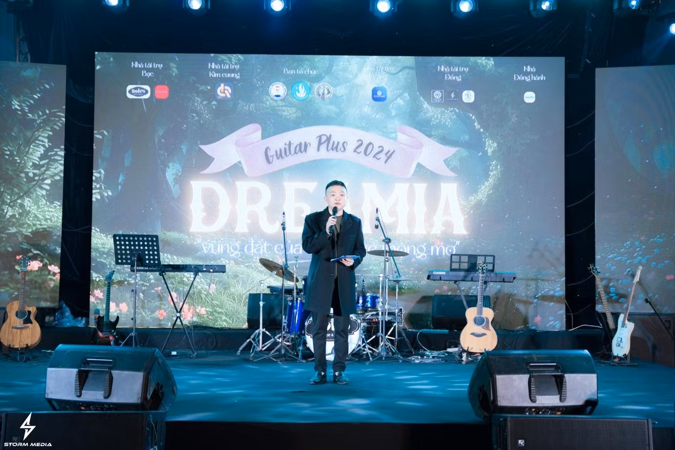 Th.S Hà Thế Duy - Bí thư Đoàn Trường, Chủ tịch Hội sinh viên Trường phát biểu chỉ đạo chương trình.