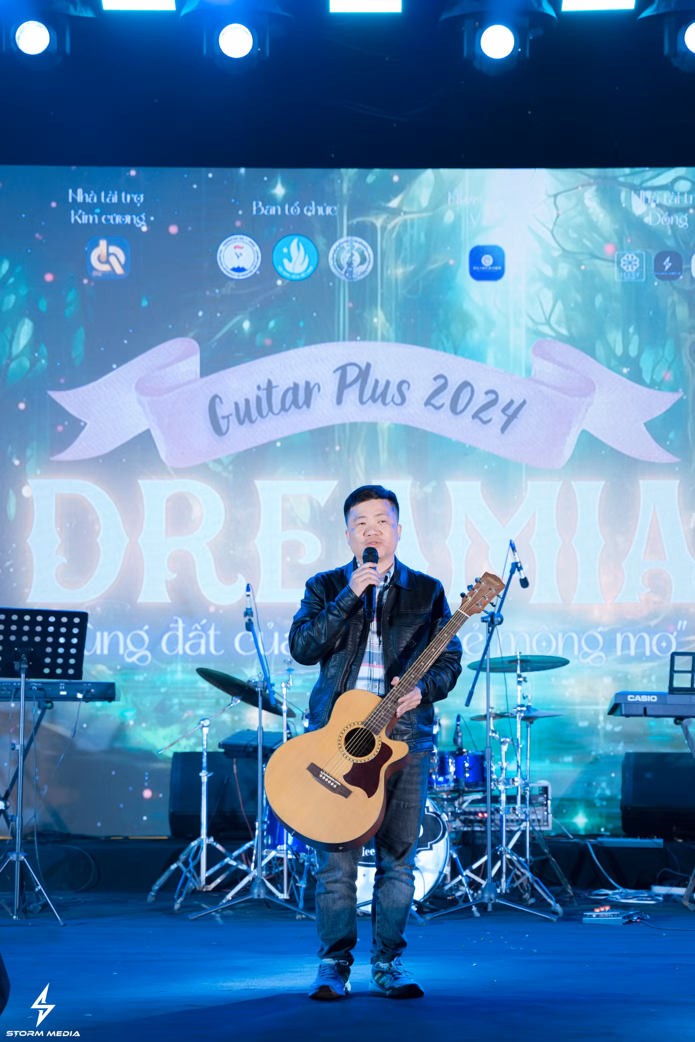 Anh Phạm Văn Tuấn phát biểu tại chương trình nghệ thuật “Dreamia - Vùng đất của những kẻ mộng mơ”, chia sẻ những kỷ niệm anh đã có từ những ngày đầu thành lập CLB.