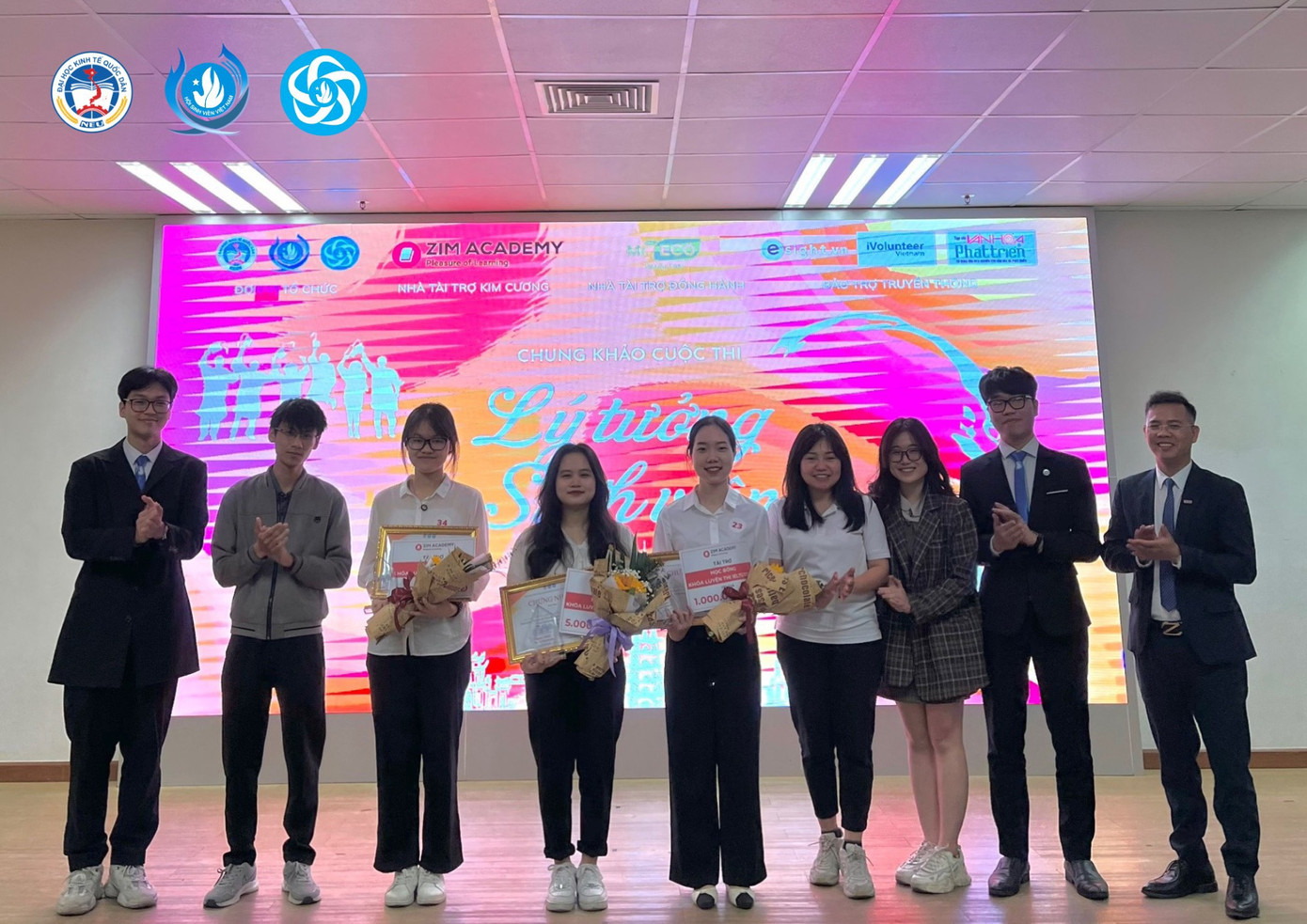 TOP 3 Cuộc thi “Lý tưởng Sinh viên”. TOP 3 Cuộc thi “Lý tưởng Sinh viên”.