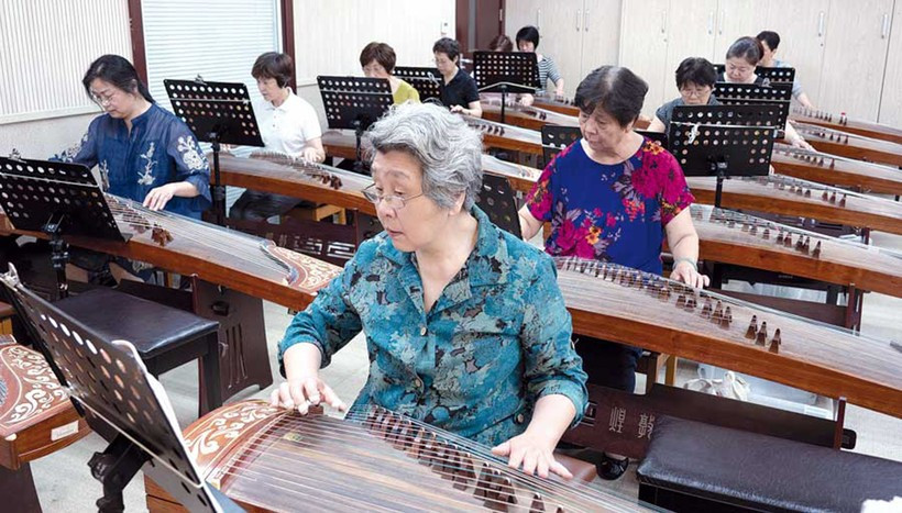 Lớp học dành cho người cao tuổi. Lớp học dành cho người cao tuổi.