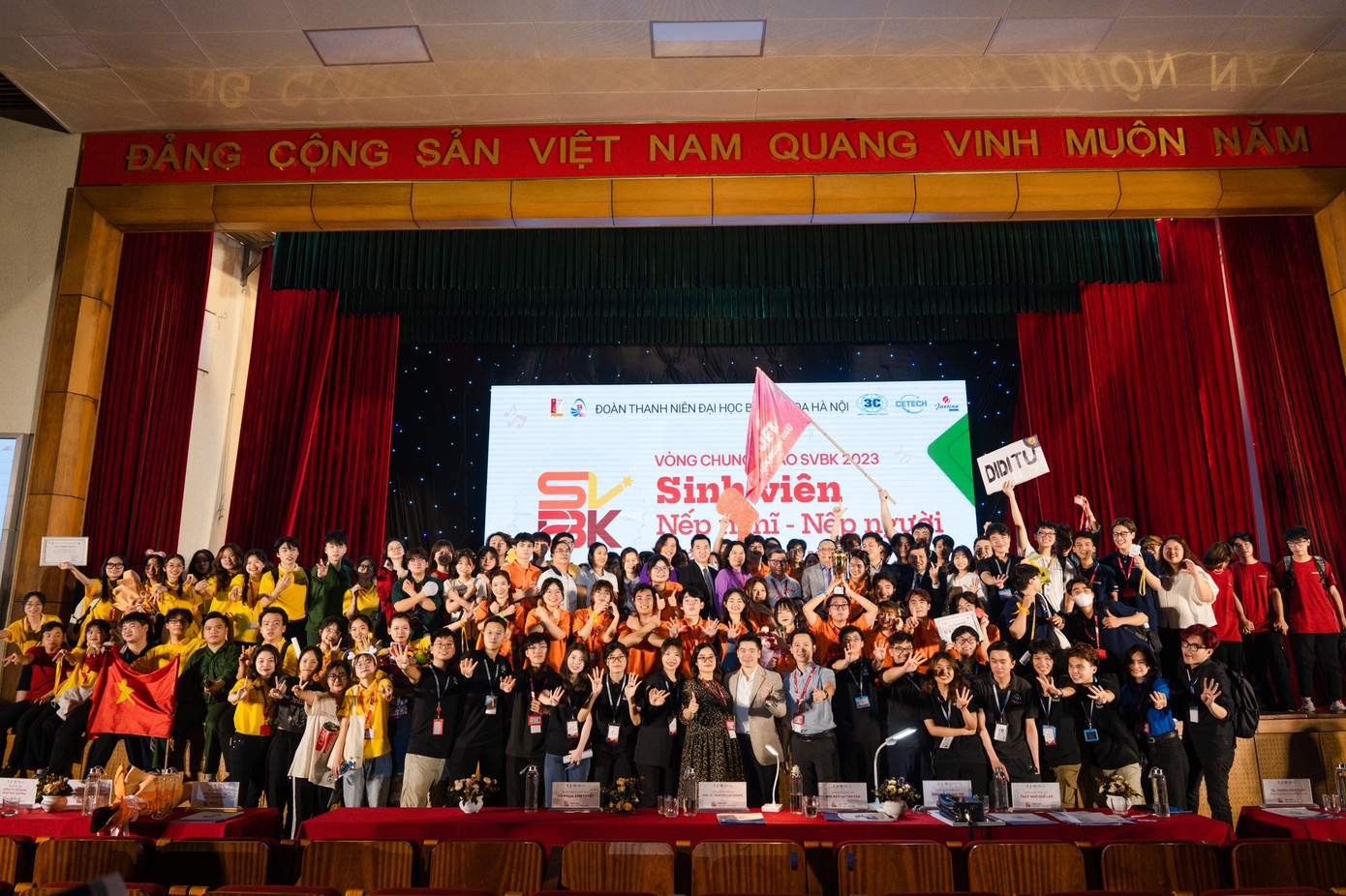 Vòng Chung khảo SVBK 2023 “Sinh viên nếp nghĩ nếp người”.