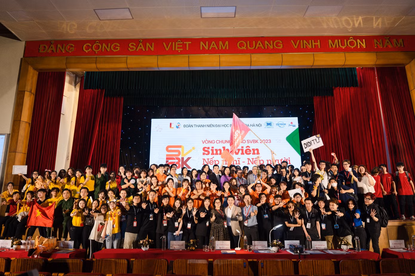Vòng Chung khảo SVBK 2023 “Sinh viên nếp nghĩ nếp người”.