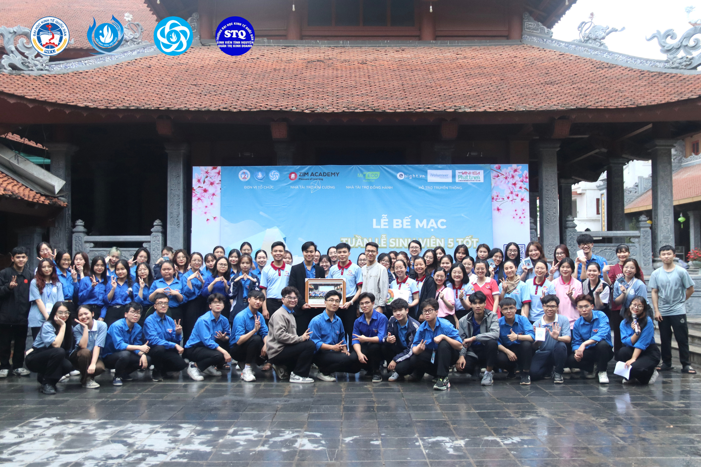 Lễ bế mạc TUẦN LỄ SINH VIÊN 5 TỐT LẦN 1 NĂM 2023: TỎA SÁNG. Lễ bế mạc TUẦN LỄ SINH VIÊN 5 TỐT LẦN 1 NĂM 2023: TỎA SÁNG.