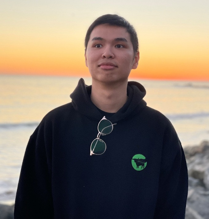 Trường Giang tốt nghiệp đại học sớm với tấm bằng xuất sắc (Ảnh: NVCC). Trường Giang tốt nghiệp đại học sớm với tấm bằng xuất sắc (Ảnh: NVCC).