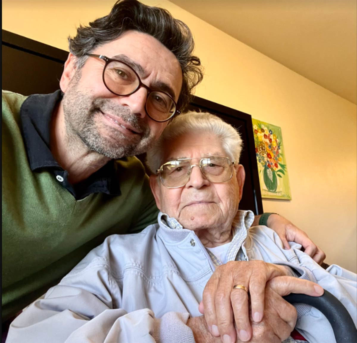 Niềm vui nhân đôi khi Giáo sư Ardem Patapoutian nhận được tin thắng giải Nobel từ chính người cha 94 tuổi của mình. Niềm vui nhân đôi khi Giáo sư Ardem Patapoutian nhận được tin thắng giải Nobel từ chính người cha 94 tuổi của mình.