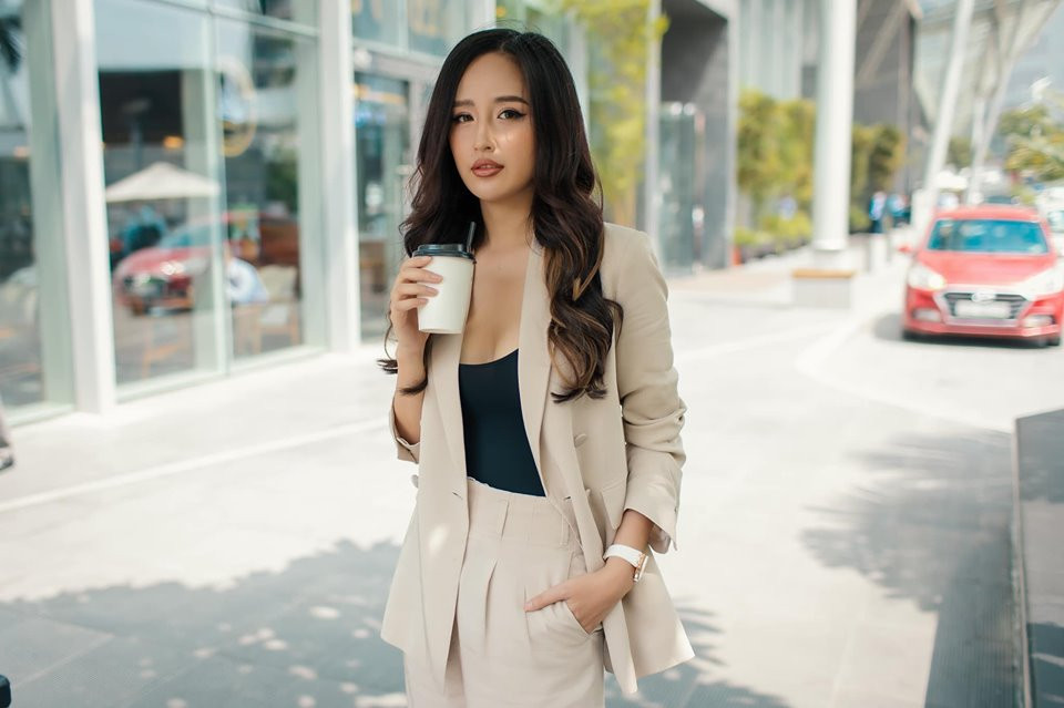 Minh Tú 'đốt mắt' fans khi khoe body nóng bỏng với nội y ren xuyên thấu ảnh 10