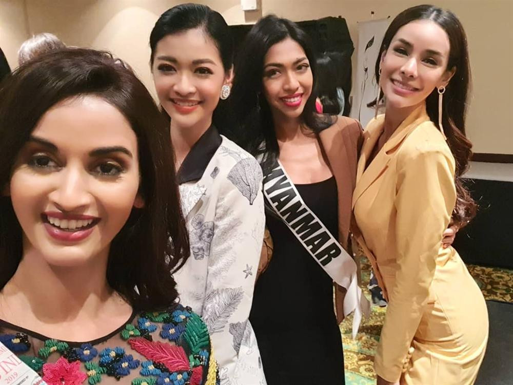 Minh Tú 'đốt mắt' fans khi khoe body nóng bỏng với nội y ren xuyên thấu ảnh 13