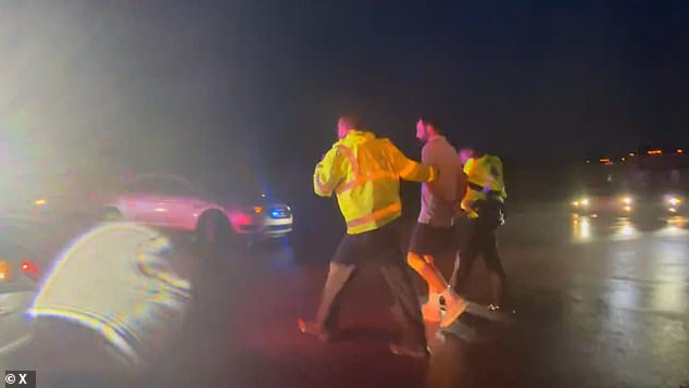 Scheffler bị cảnh sát bắt giữ Scheffler bị cảnh sát bắt giữ