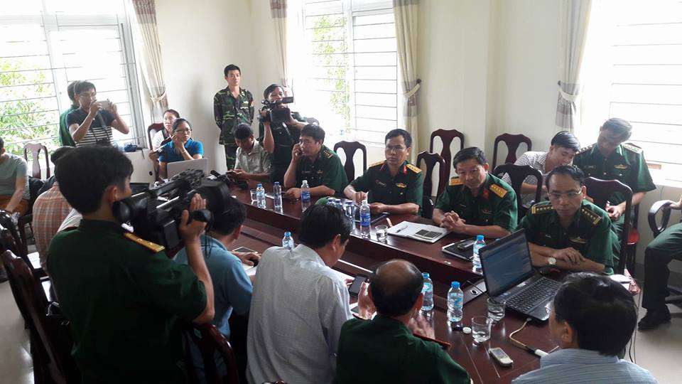 Cứu sống nhiều thuyền viên vụ chìm tàu ở Nghệ An ảnh 16