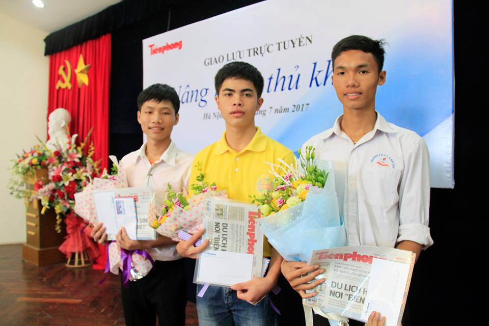 GIAO LƯU: Thủ khoa ‘đất học’ bật mí bí quyết vượt khó vươn lên ảnh 11