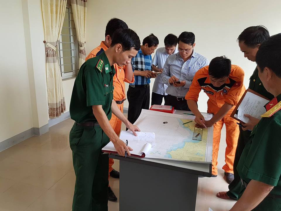 Cứu sống nhiều thuyền viên vụ chìm tàu ở Nghệ An ảnh 5