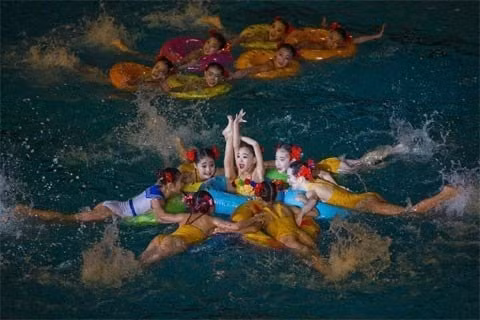 Một màn bơi trình diễn tại một sự kiện ở Bình Nhưỡng ngày 15/2