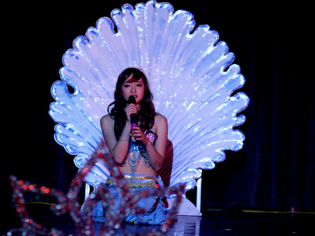 Không thiếu sự lãng mạn trong các tiết mục thi tài của sinh viên Ngoại giao