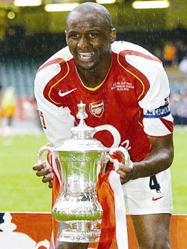 Viera về lại với Premier League