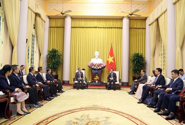 Chủ tịch nước Võ Văn Thưởng tiếp Trưởng Ban Đối ngoại Trung ương Đảng Nhân dân Cách mạng Lào Thongsavanh Phomvihane. (Ảnh: Thống Nhất/TTXVN).