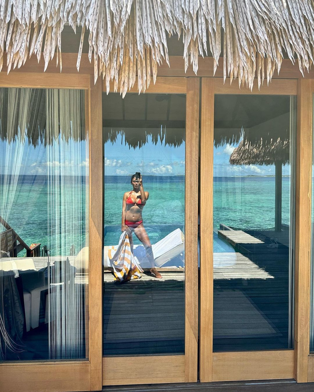 Pia Wurtzbach sinh năm 1989, đăng quang Hoa hậu Philippines và Hoa hậu Hoàn vũ năm 2015. Sau khi đăng quang Miss Universe 2015, Pia phát triển sự nghiệp mạnh mẽ ở nhiều lĩnh vực như người mẫu, diễn viên và xuất hiện trong rất nhiều TVC quảng cáo. Cô được doanh nhân Jeremy Jauncey cầu hôn năm ngoái, tuy nhiên hai người chưa tiết lộ thời điểm kết hôn.