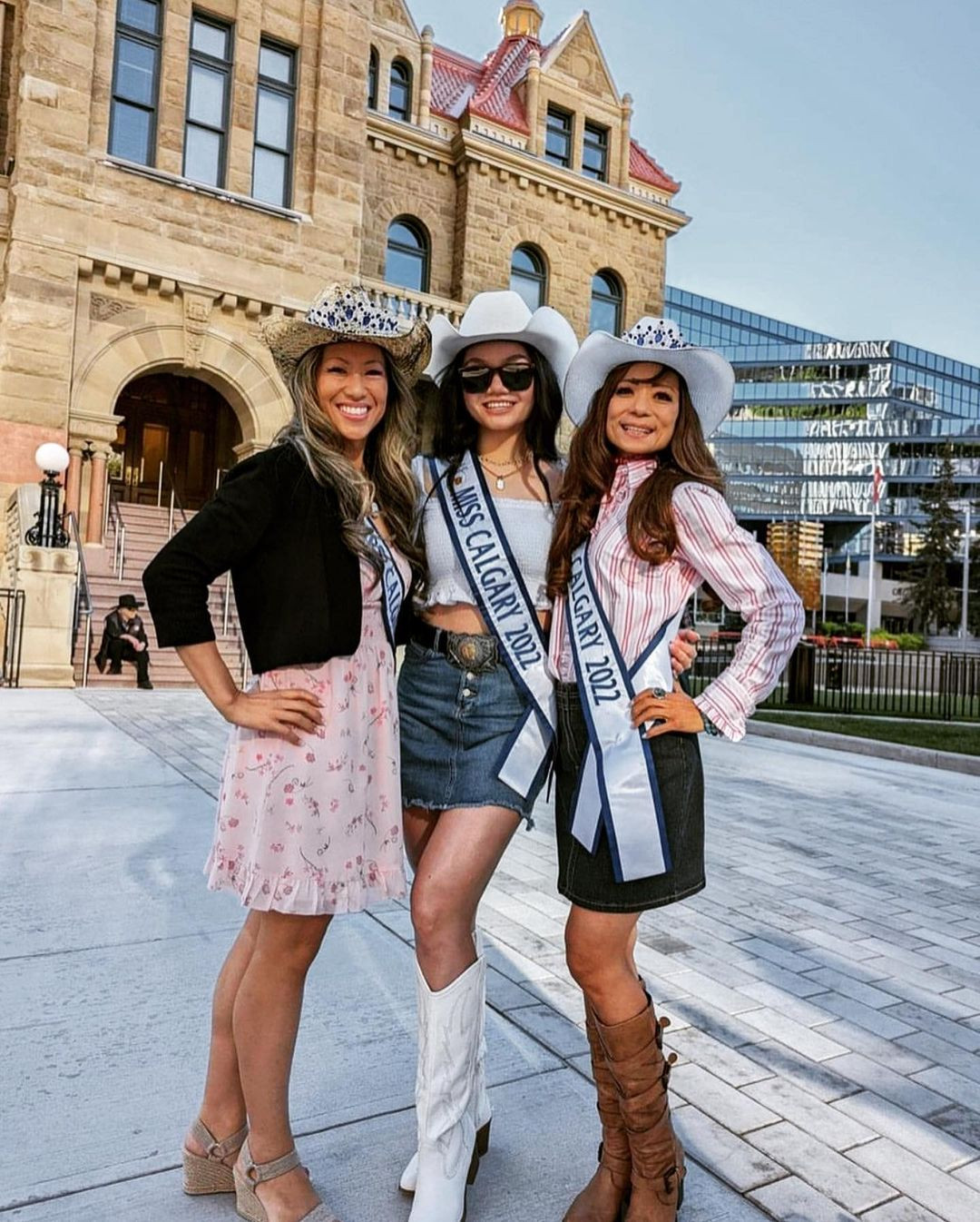Trước đó, Hoàng Kim chiến thắng ngôi vị cao nhất cuộc thi Miss Calgary Canada. Sau chiến thắng, cô tiếp tục tham dự cuộc thi Miss Universe Canada 2023.